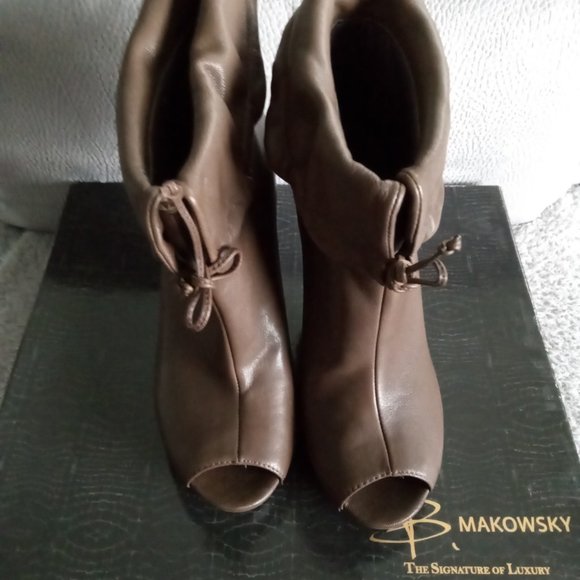 Shoes - Picture 1 of 5